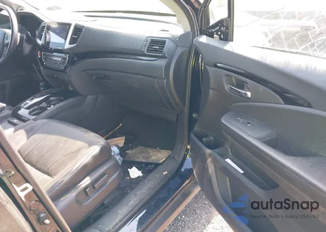 2017 Honda Pilot Touring z USA, uszkodzony, nr VIN 5FNYF5H98HB002514